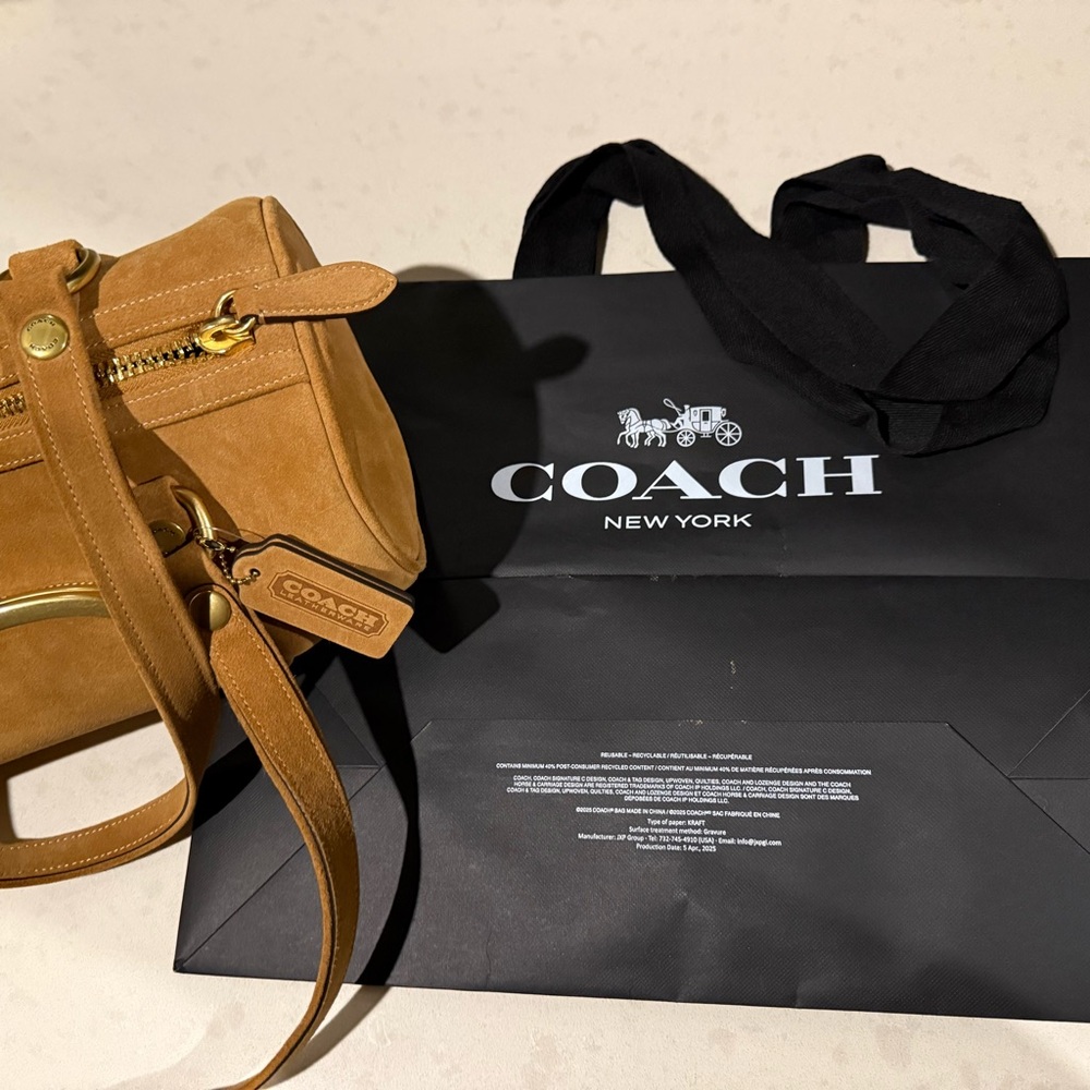 Coach Kisslock Barrel Bag Runway 2025 in Tan Suede - Picture 2 of 14